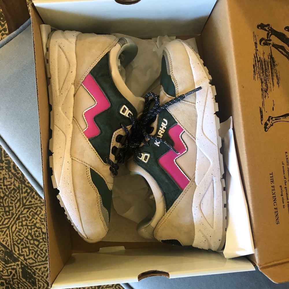 RARE! Karhu Aria unisex size 5.5 = women’s 6-6.5